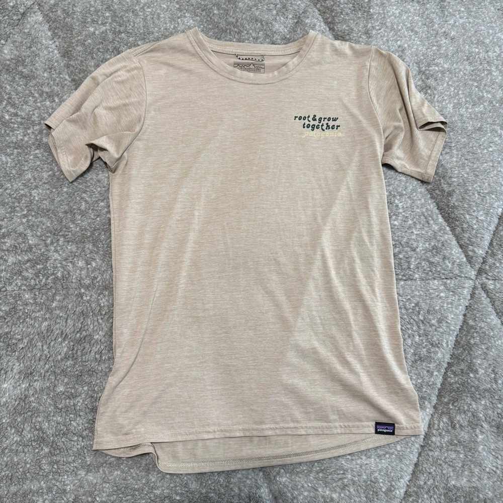 Patagonia Tan Women’s Tshirt Small